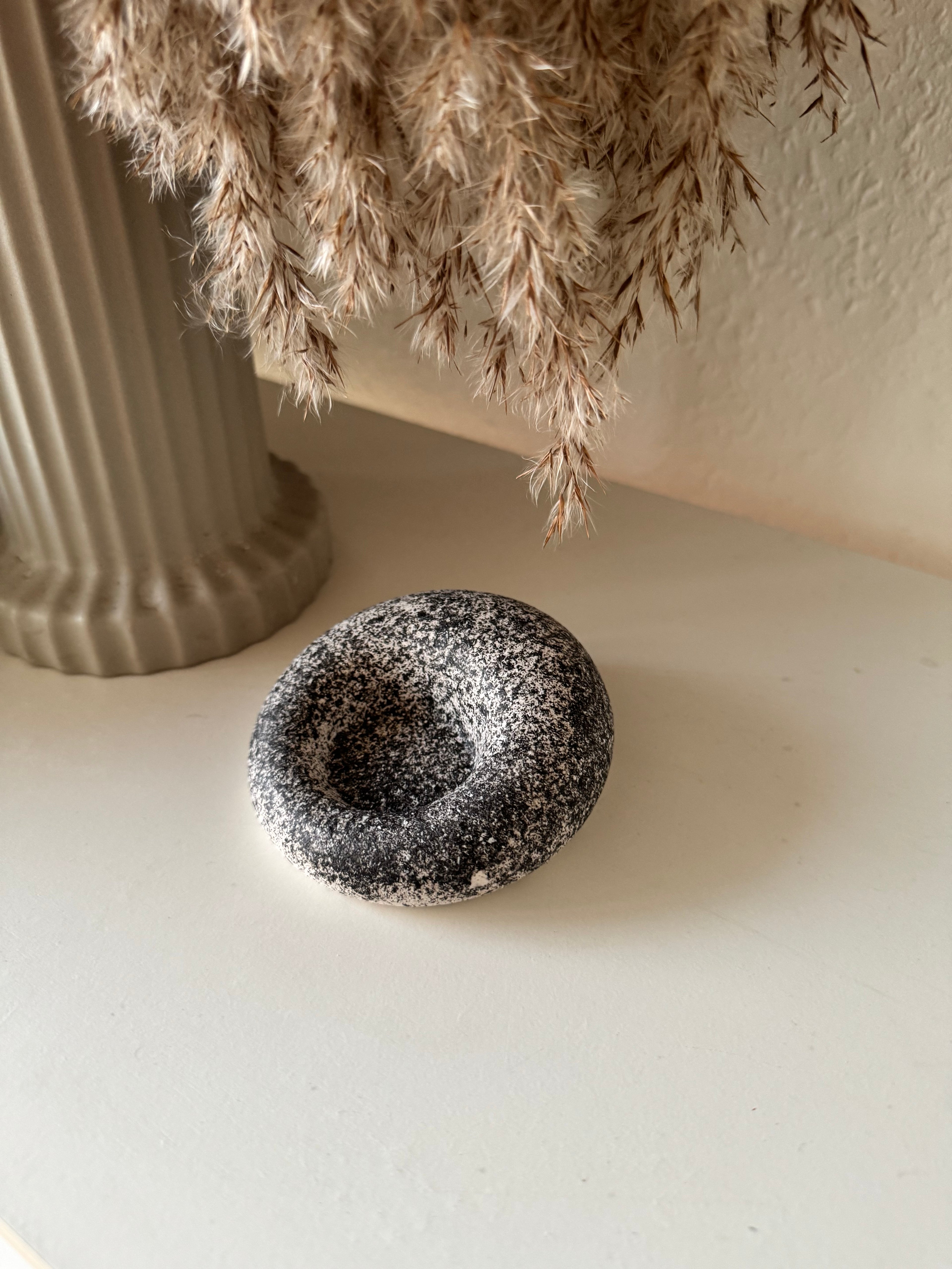 Minimalist Circular Storage Dish