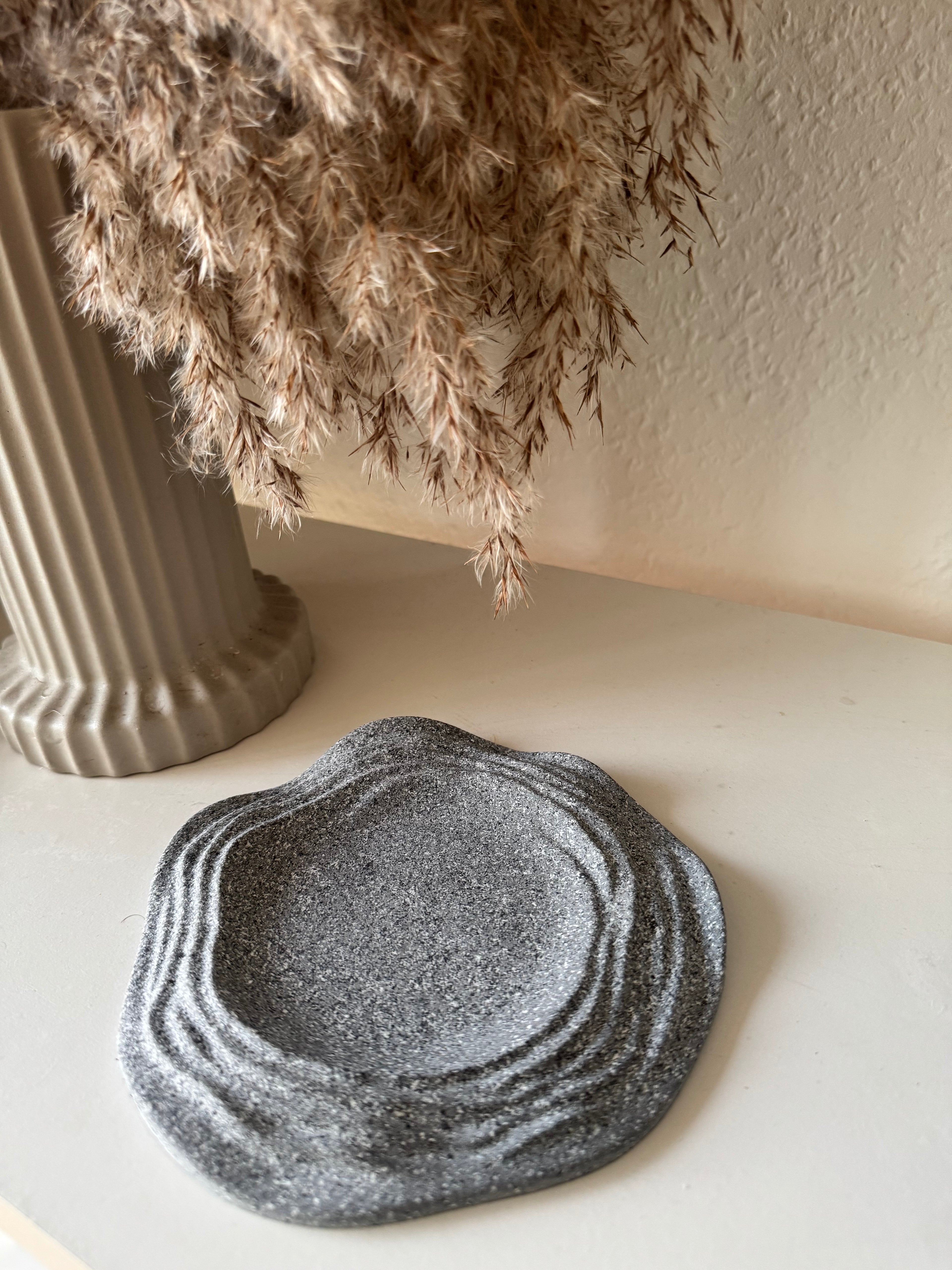 Wave Circle Harmony Tray