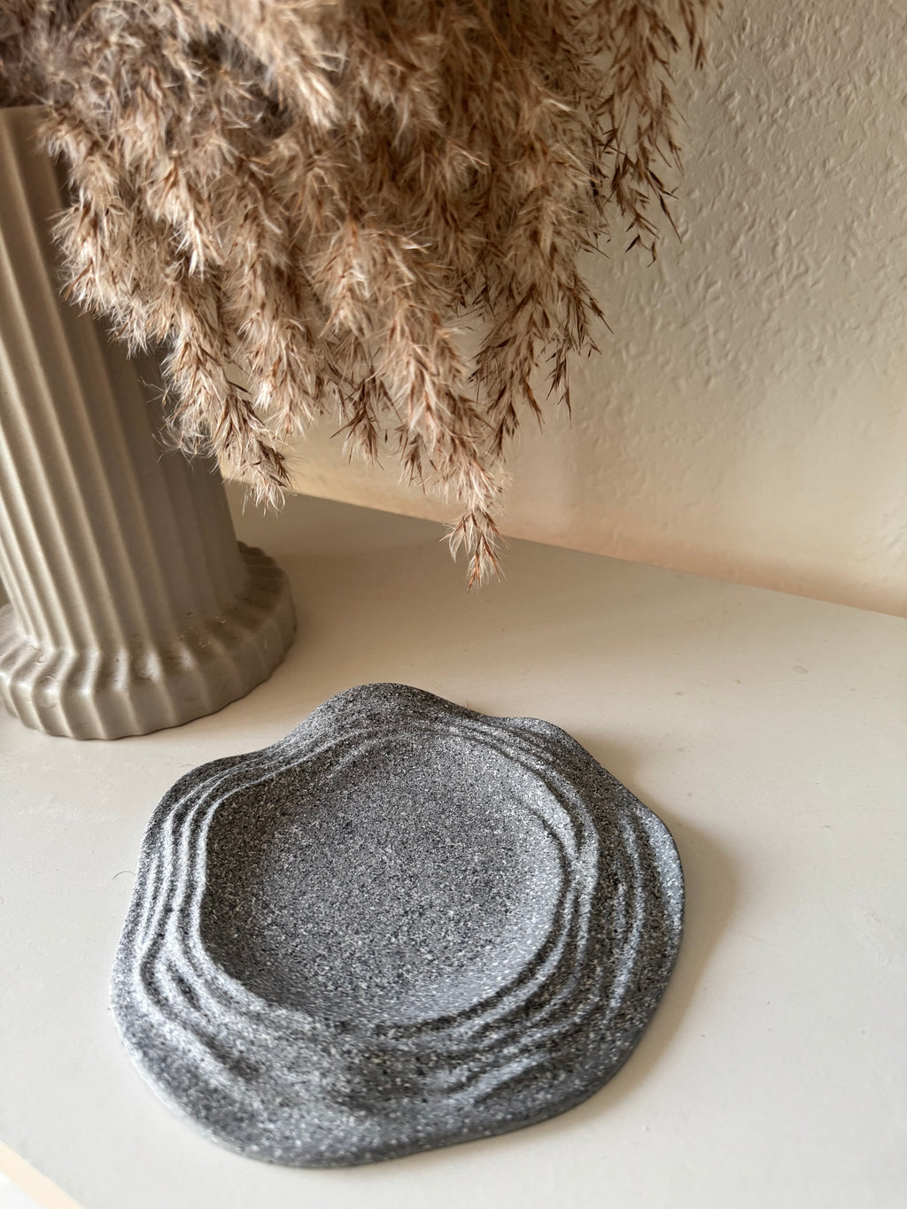 Wave Circle Harmony Tray