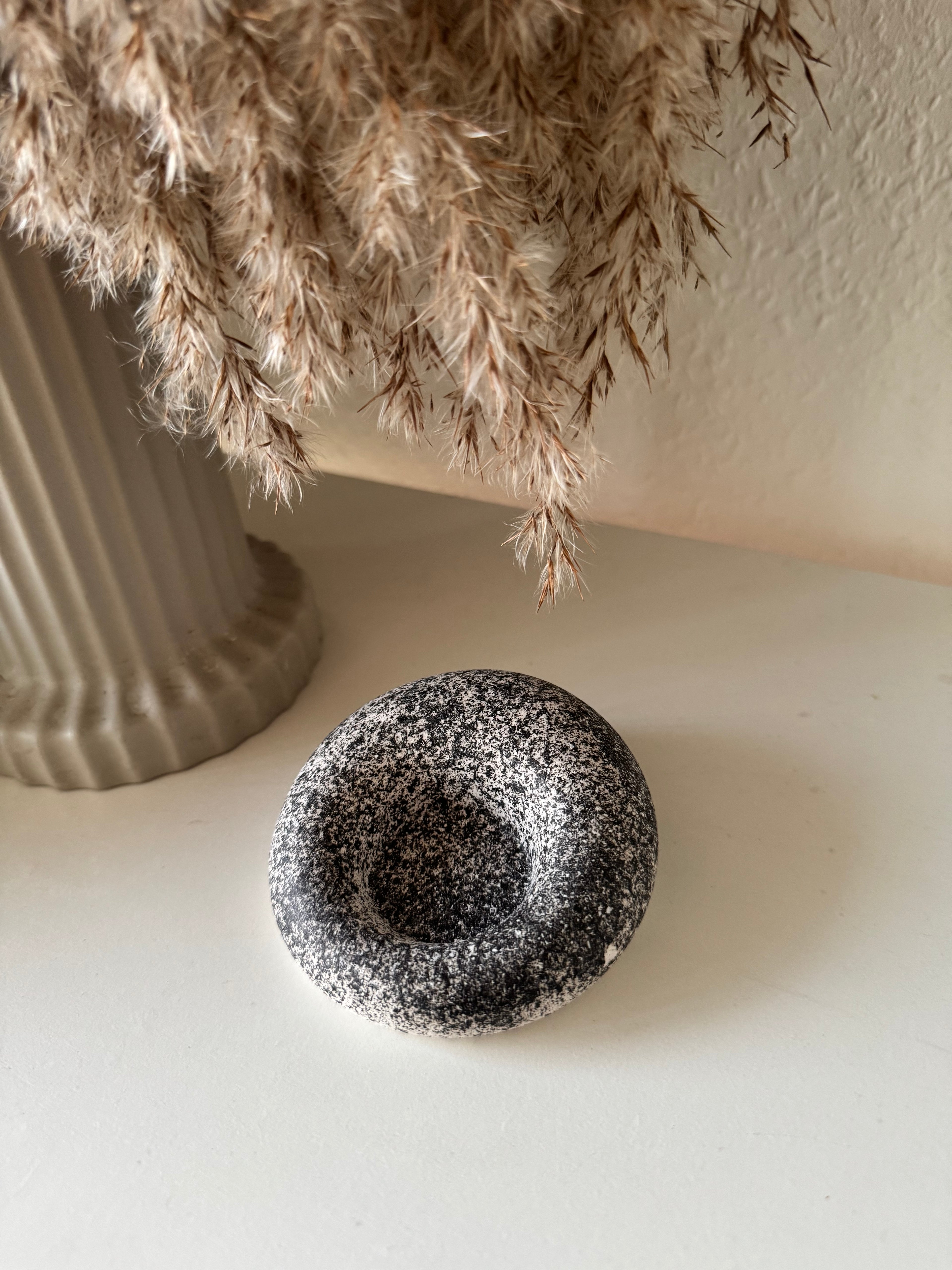 Minimalist Circular Storage Dish