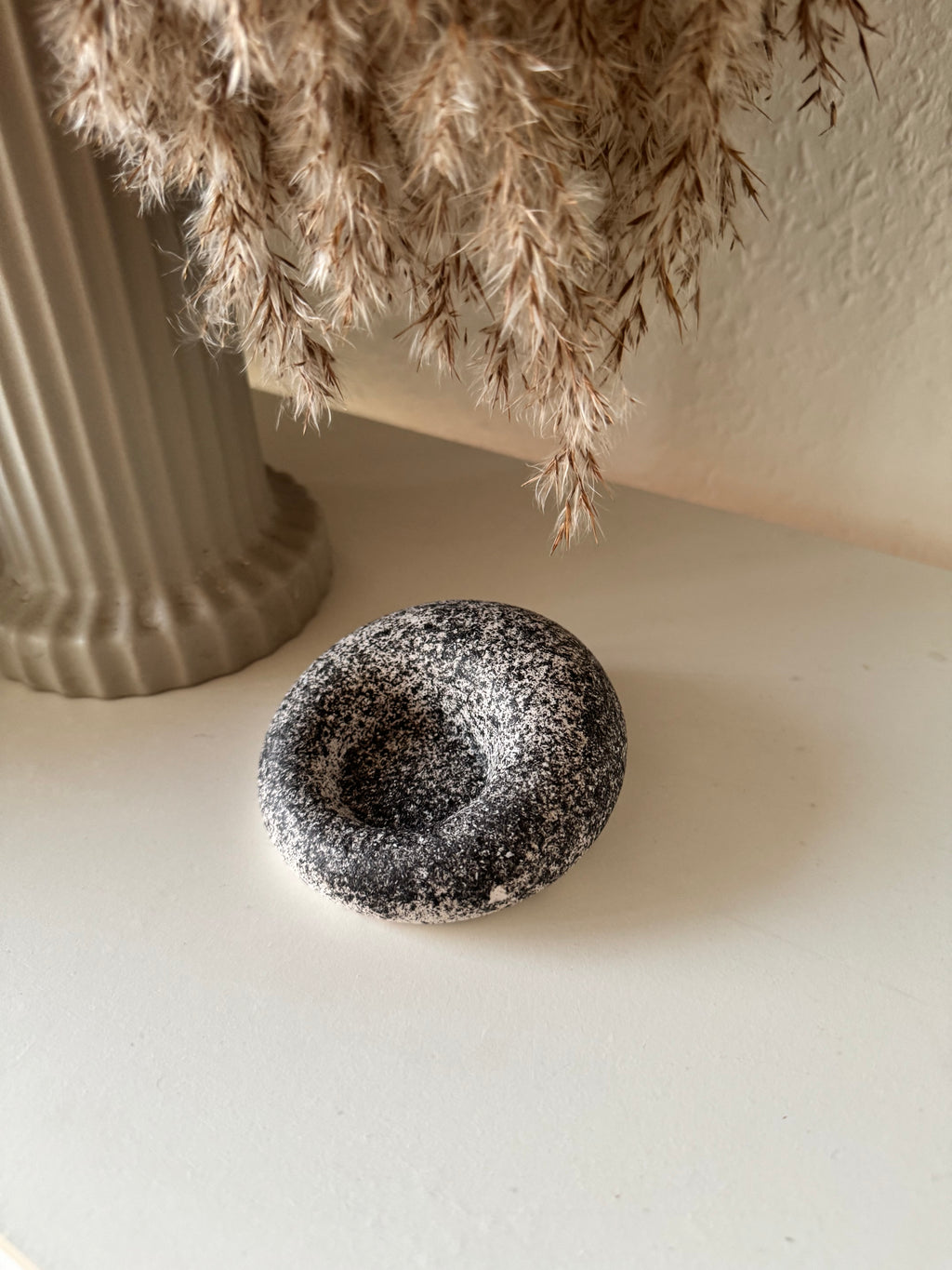 Minimalist Circular Storage Dish