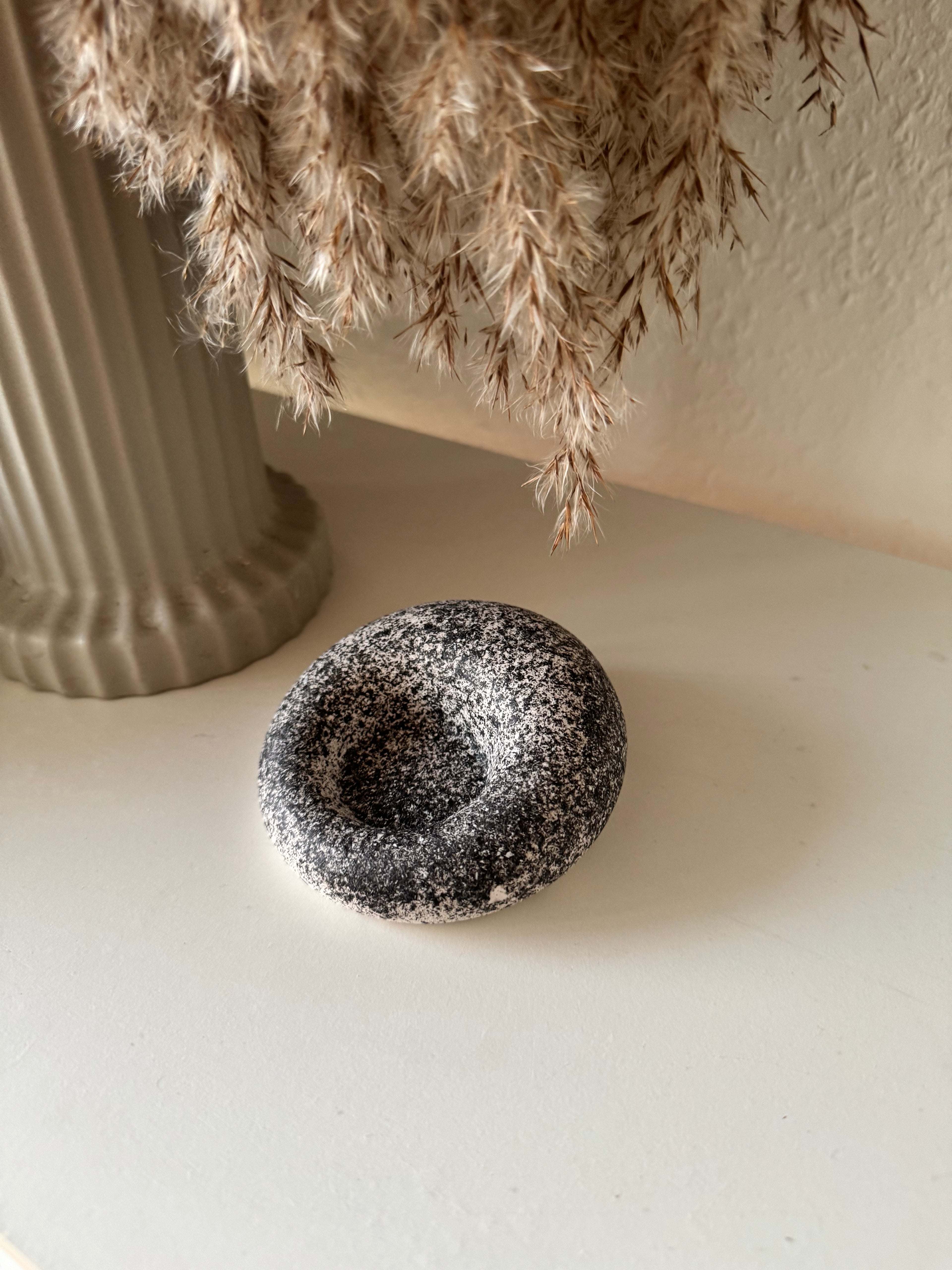 Minimalist Circular Storage Dish