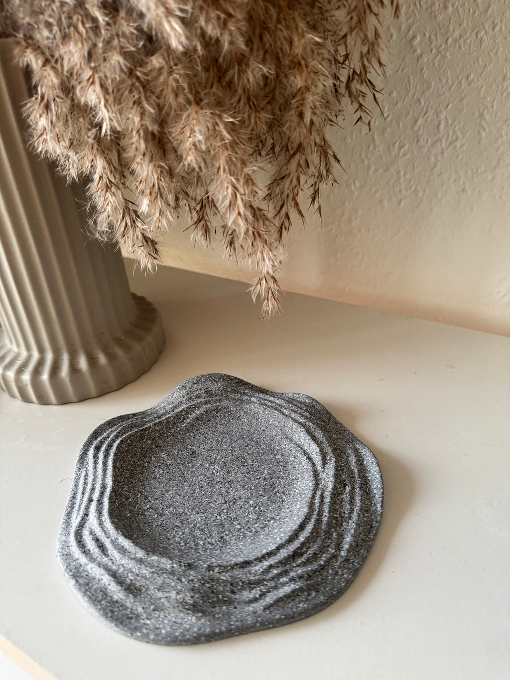 Wave Circle Harmony Tray
