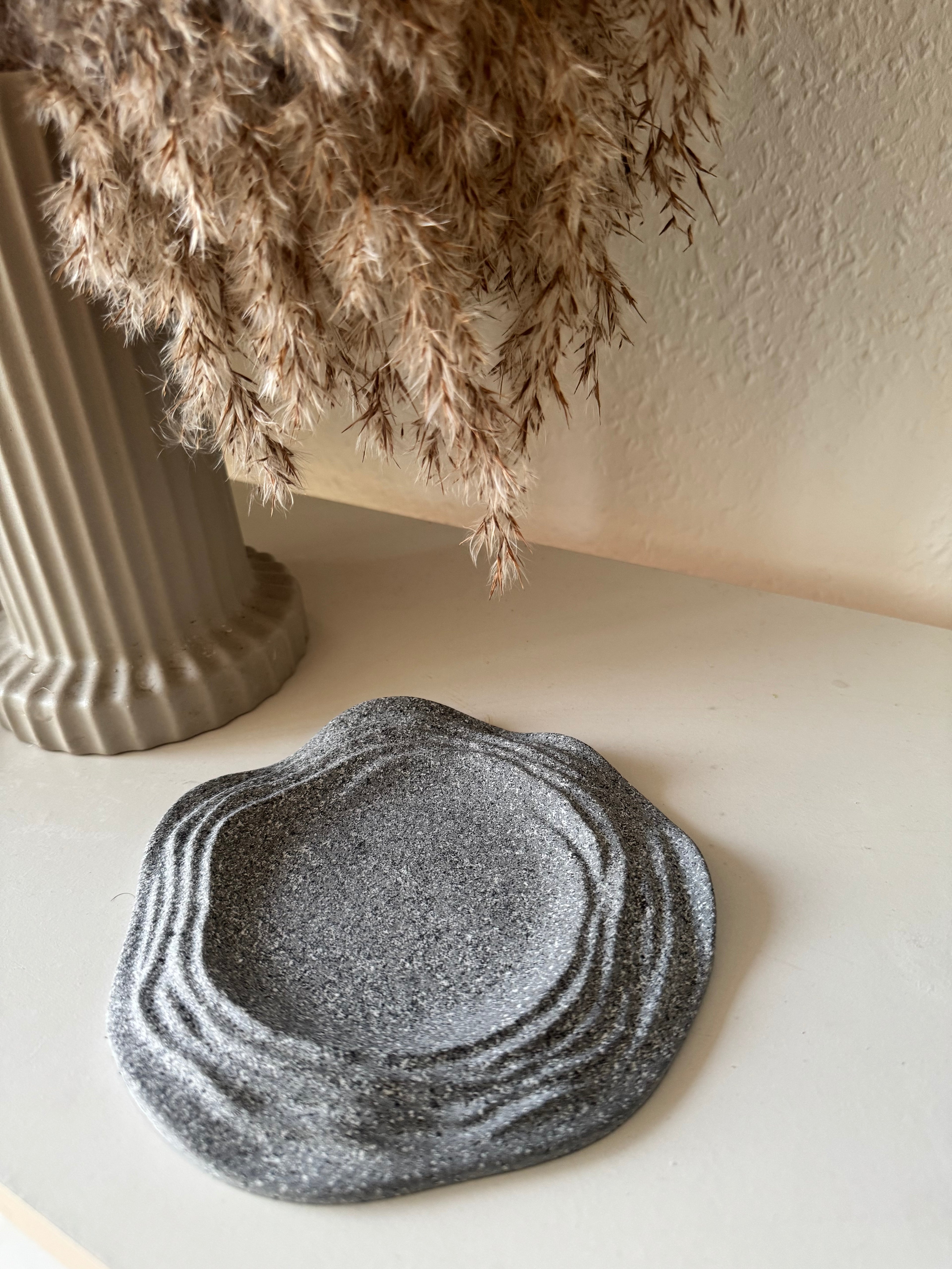 Wave Circle Harmony Tray