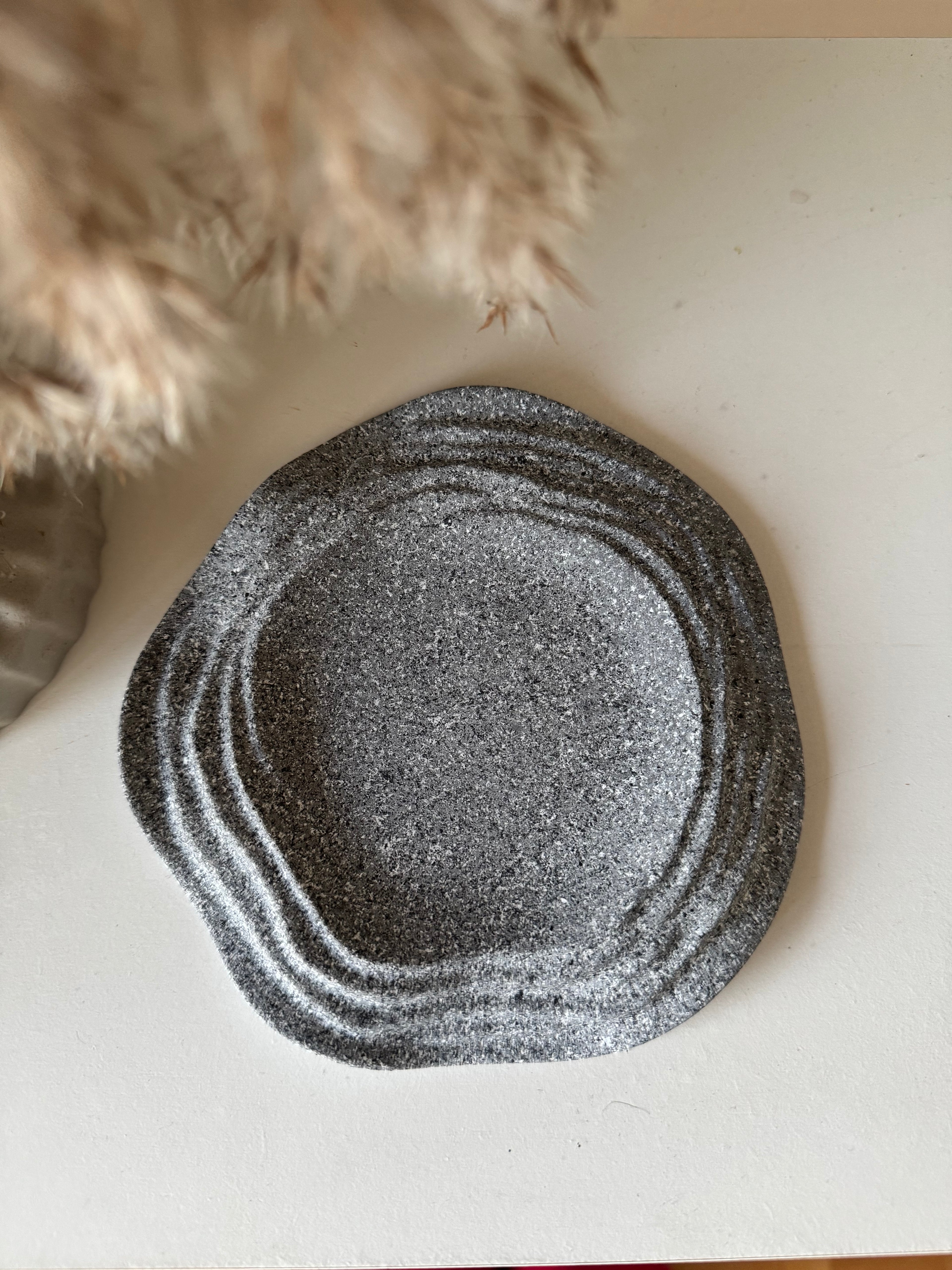 Wave Circle Harmony Tray