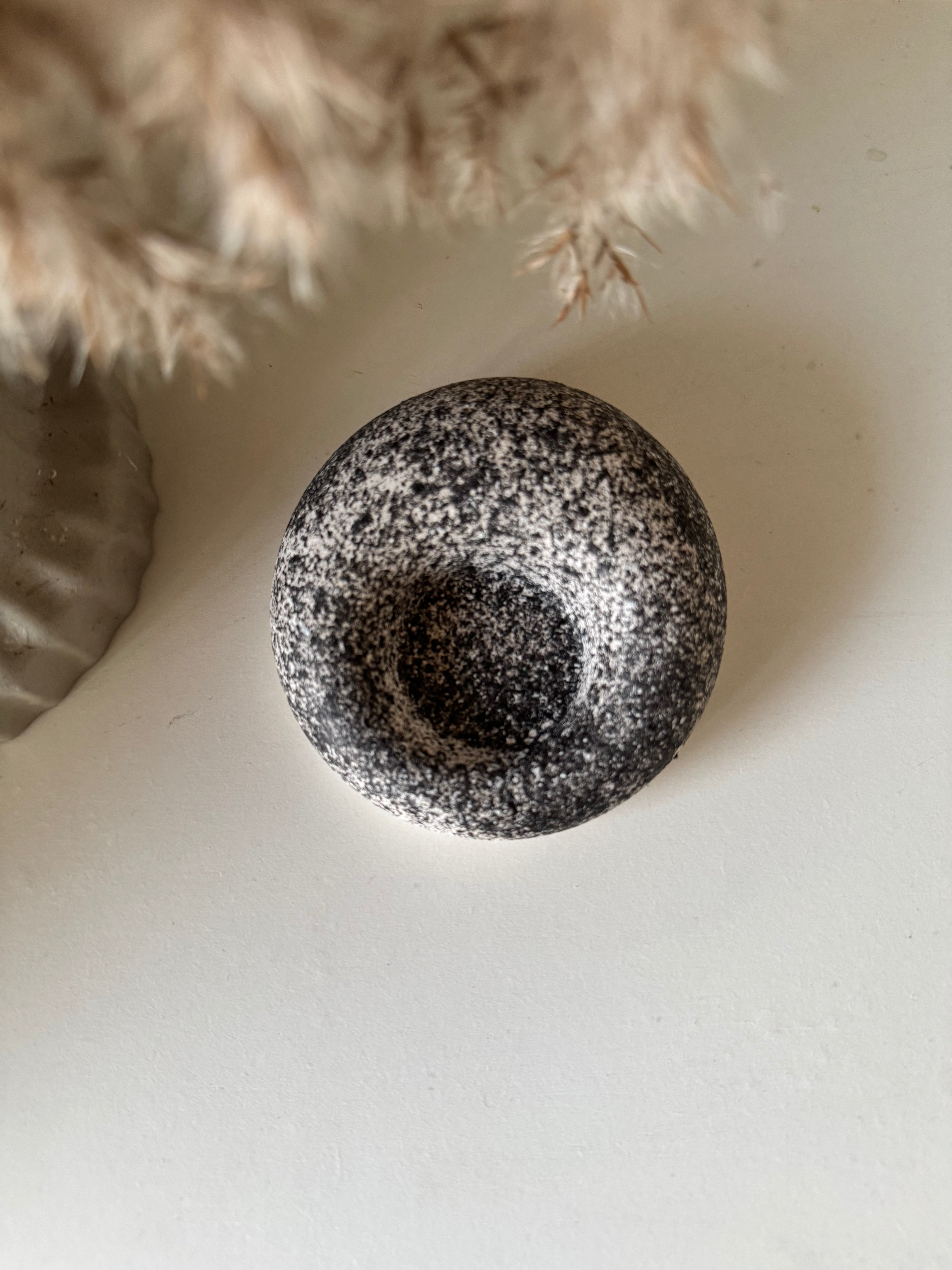 Minimalist Circular Storage Dish