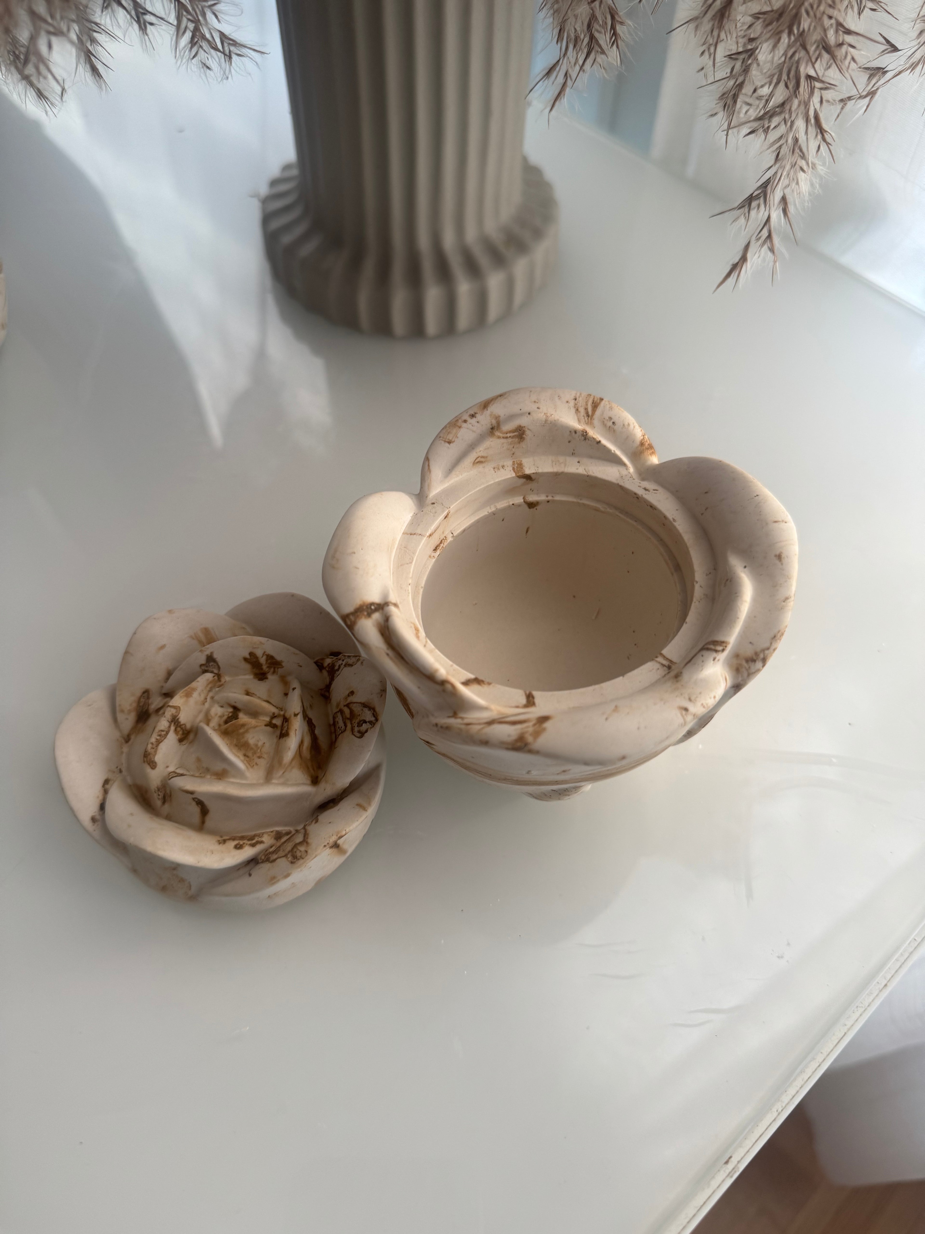 Rose Bloom Decorative Jar