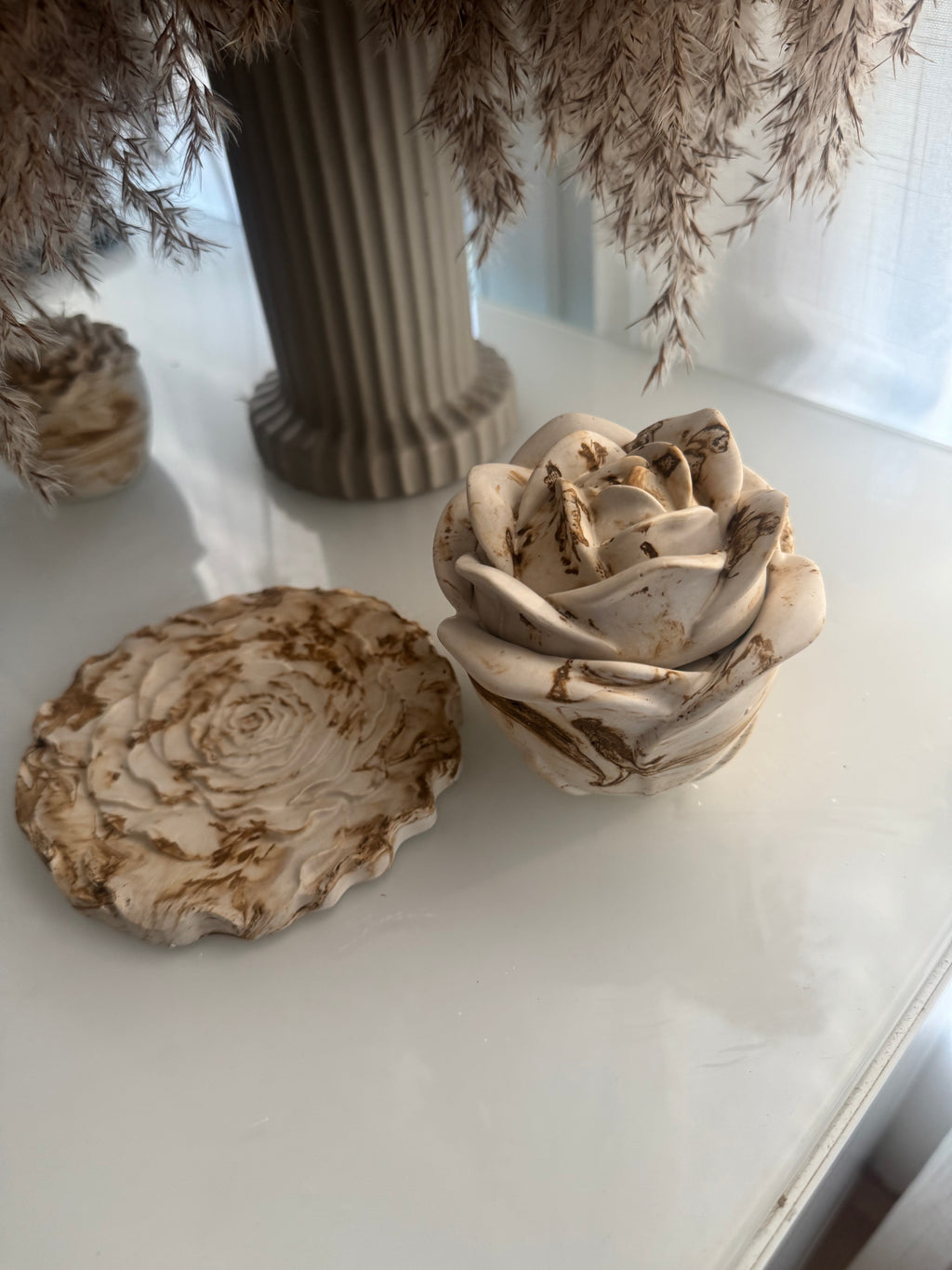 Rose Bloom Decorative Jar