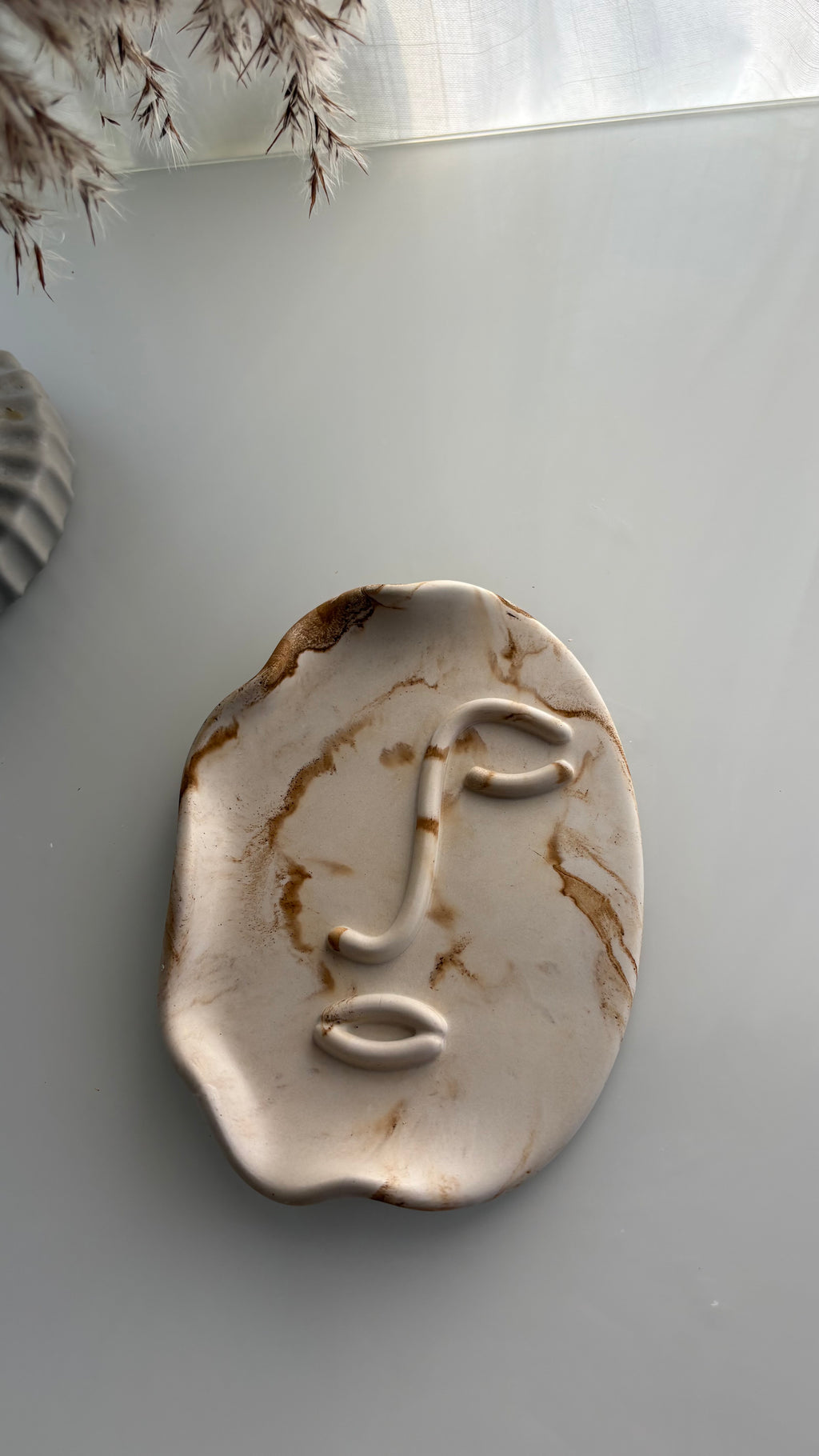 Twisted Face Art Plate Tray