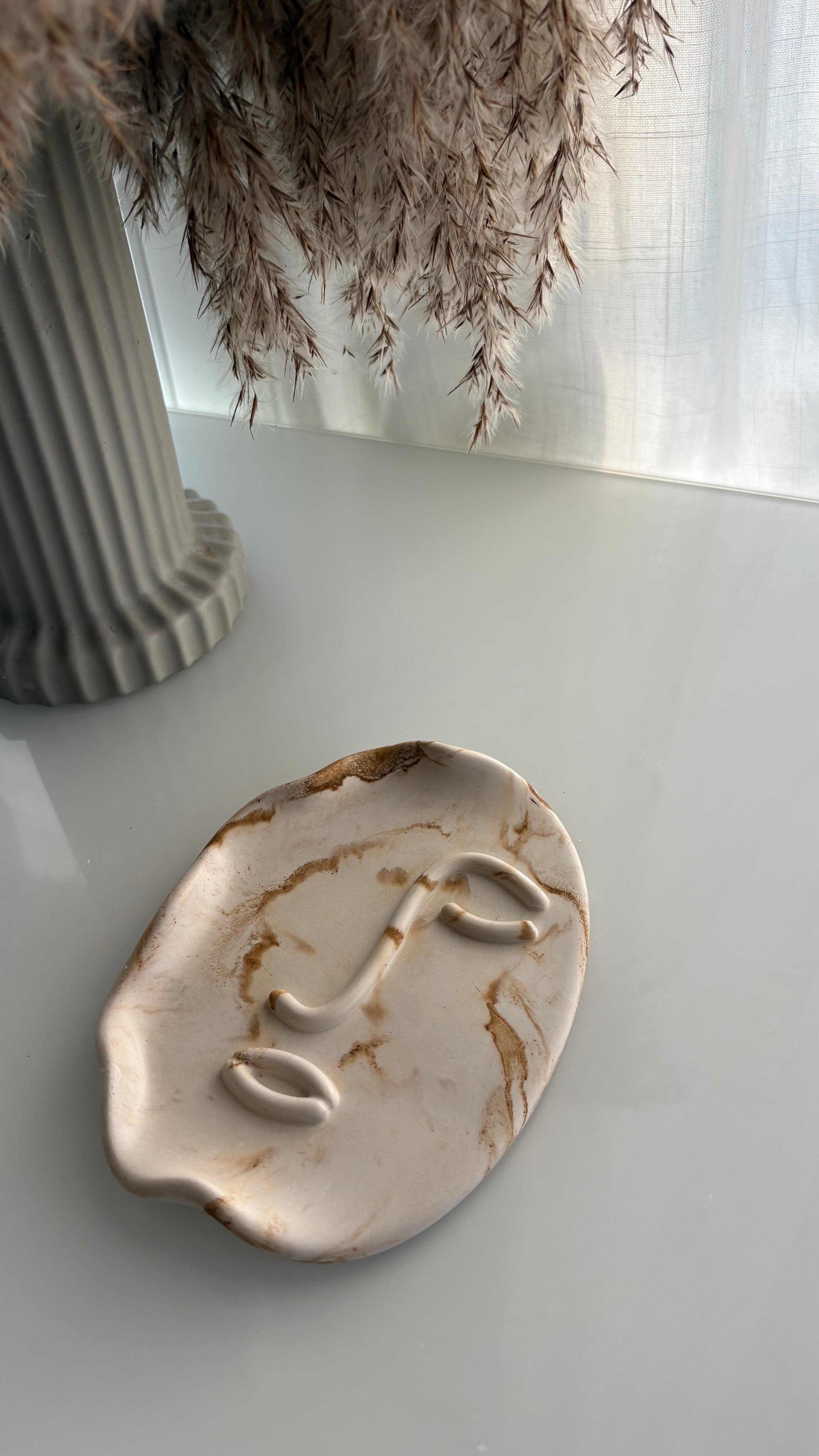 Twisted Face Art Plate Tray