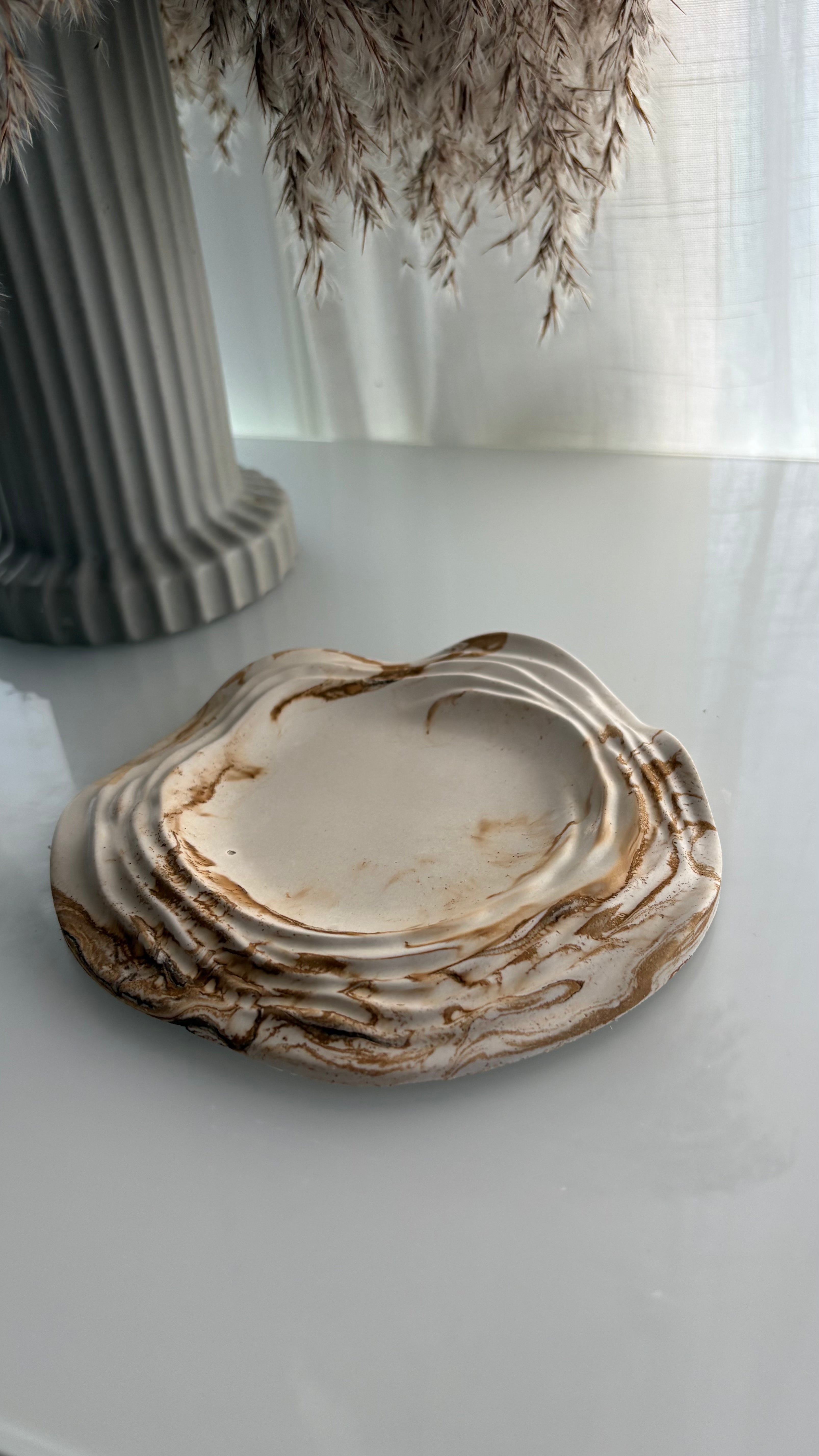 Wave Circle Harmony Tray