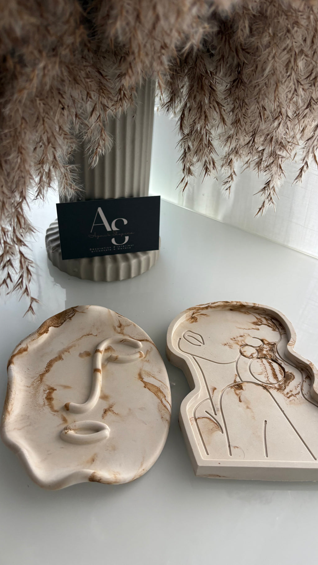 Twisted Face Art Plate Tray